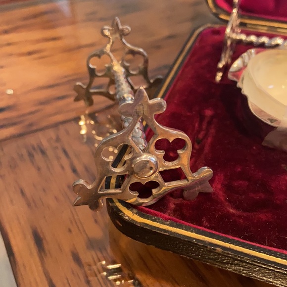 silver knife rest and salt set - Picture 3 of 9